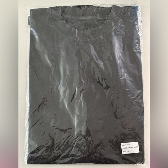 RUE PORTER- NWT -Mens Vintage Black T-Shirt - Picture 8 of 11